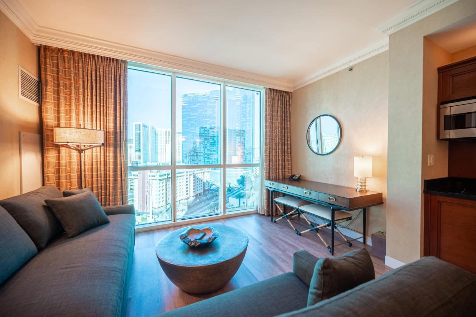 No Resort Fee Strip View Suite + Free Valet + Pool 拉斯维加斯 外观 照片