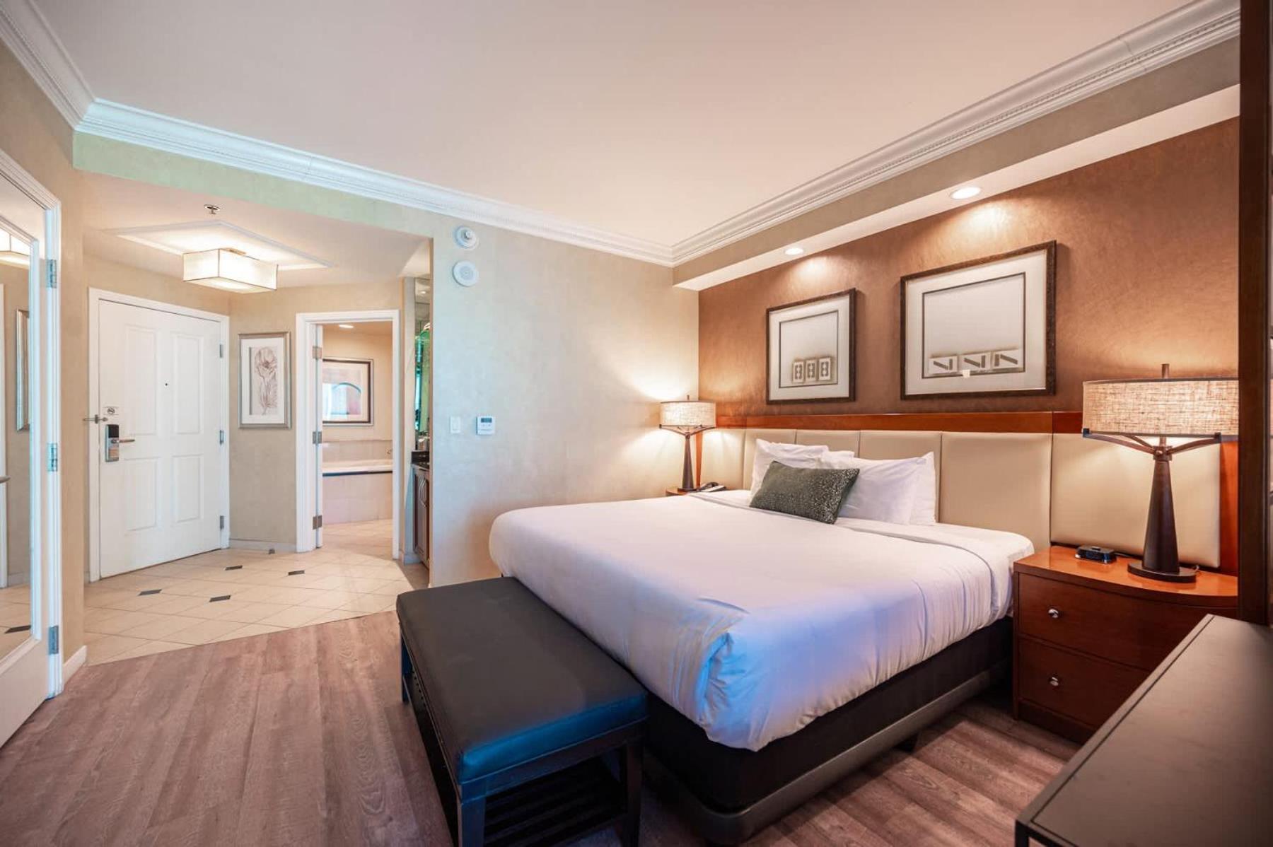 No Resort Fee Strip View Suite + Free Valet + Pool 拉斯维加斯 外观 照片