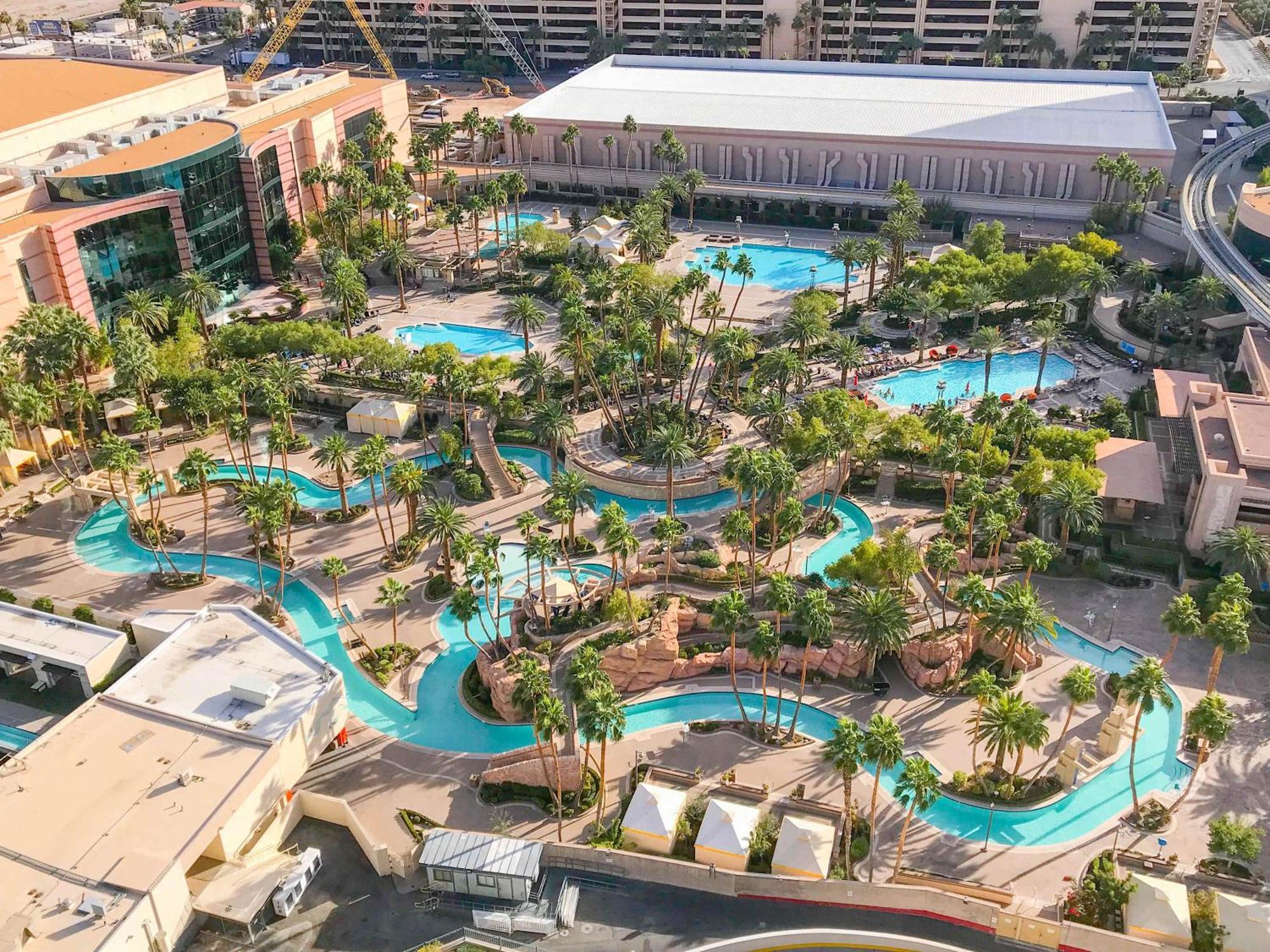 No Resort Fee Strip View Suite + Free Valet + Pool 拉斯维加斯 外观 照片