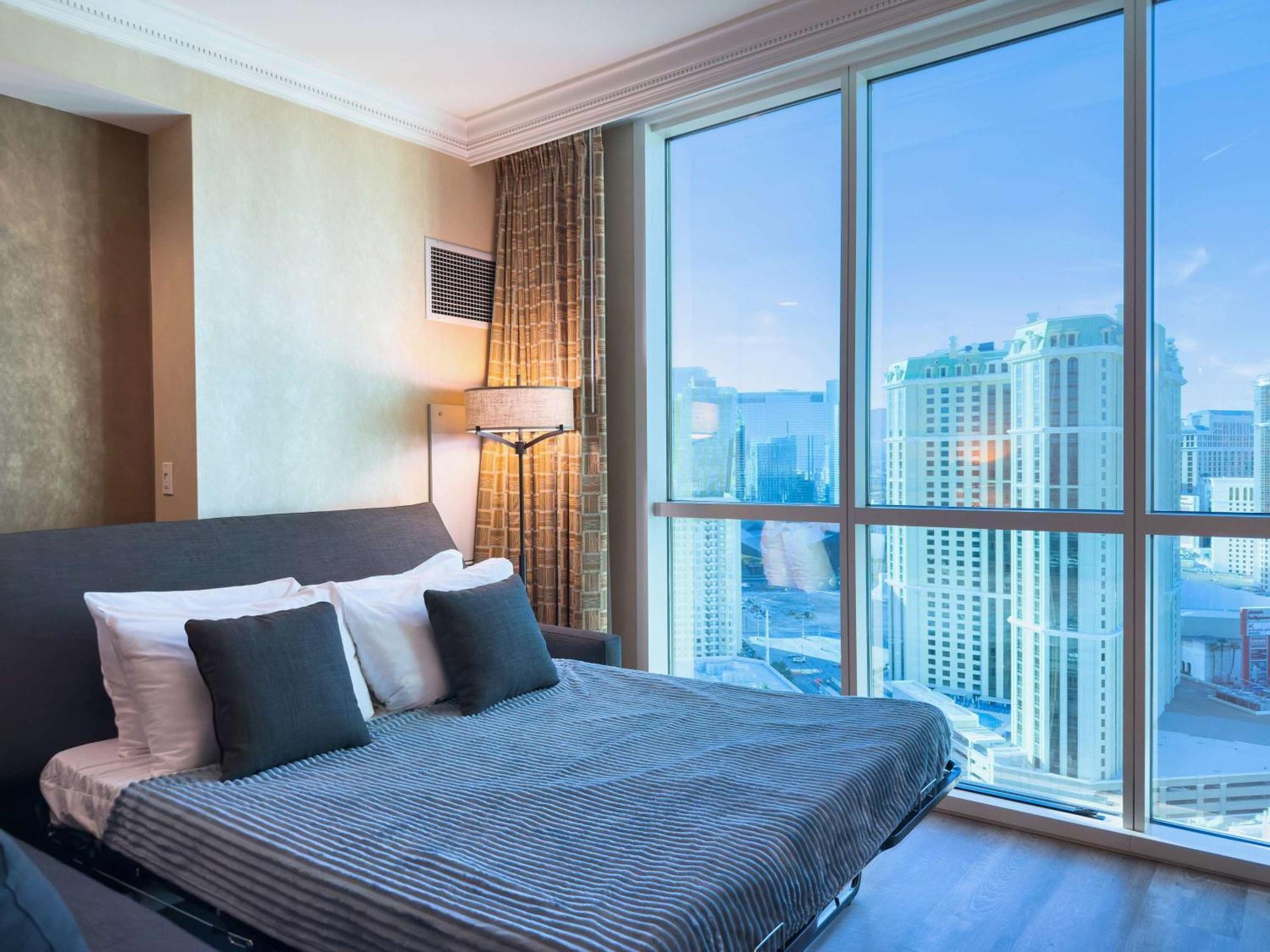 No Resort Fee Strip View Suite + Free Valet + Pool 拉斯维加斯 外观 照片